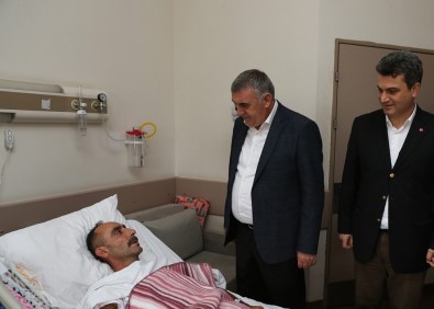 Başkan Toçoğlu SAÜEAH'ta Yatan Hastaları Ziyaret Etti