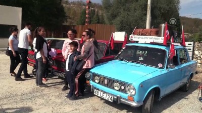 Engelli Öğrenciler Klasik Otomobillerle Antik Kenti Gezdi