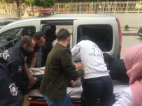 KAFA TRAVMASI - Kazada Yaralanan Yaşlı Kadını Hastaneye Polis Getirdi