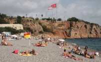 EROL KAHRAMAN - Antalya'da Deniz, Kum Ve Güneş Sezonu Kapanmadı