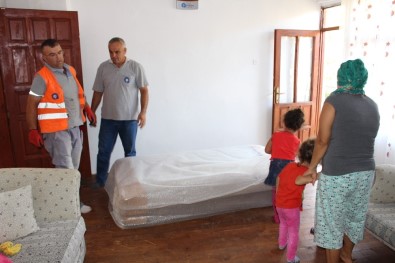 Büyükşehir'den Eşya Yardımı