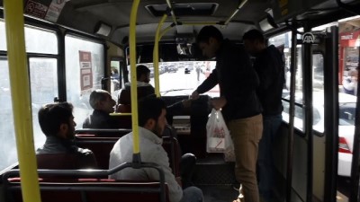 Minibüsüyle Öğrencileri 1 Liraya Taşıyacak