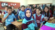 AHMET AĞAOĞLU - Öğrencilerden Trabzonspor'a Formalı Destek