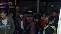 Yolcu Otobüsünde 17 Düzensiz Göçmen Yakalandı
