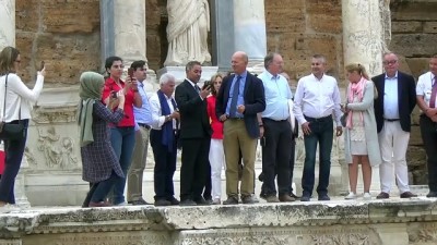 AB Büyükelçileri Hierapolis Antik Kentini Gezdi