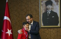 DANIMARKA - Bakan Kasapoğlu, Şırnaklı Şampiyonlarla Bir Araya Geldi