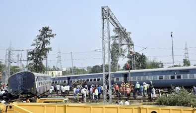 Hindistan'da Tren Kazanlarında Son İki Yılda Yaklaşık 50 Bin Kişi Öldü