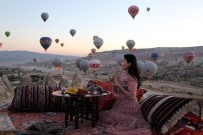 DINLER - Kapadokya Turizmcileri 2018 Yılından Mutlu