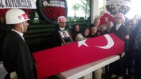 TUĞÇE YILMAZ - Kazada Hayatını Kaybeden Astsubay İzmir'de Toprağa Verildi