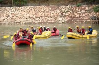 MUNZUR ÇAYı - Türkiye'nin İlk Rafting Eğitim Merkezi Tunceli'de Açıldı