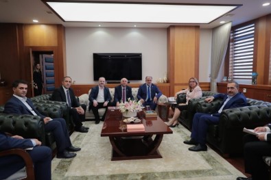 Van TSO Meclis Başkanı Ertürk'ten Ticaret Bakanı Ruhsar Pekcan'a Ziyaret