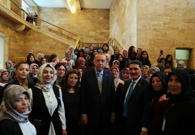Ağrılı Kadınlar AK Parti Grup Toplantısına Katıldı
