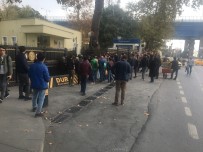 SAĞLIK RAPORU - Askerlik Şubesi Önünde 'Bedelli Askerlik' Kuyruğu