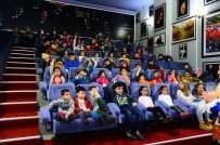 BEYLIKDÜZÜ BELEDIYESI - Beylikdüzü'nde Ücretsiz Tiyatro Ve Sinema Sezonu Açıldı