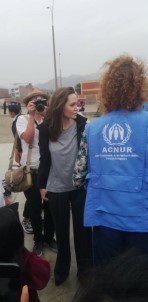 Jolie, Peru'da Venezuelalı Mültecileri Ziyaret Etti