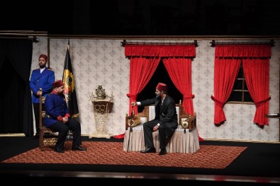 Konya Şehir Tiyatrosu Perdelerini Sultan Abdülhamit'le Açtı