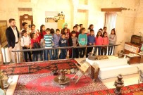 ÜCRETSİZ ULAŞIM - Şanlıurfa'da Öğrencilere Tarihi Mekanlar Tanıtıldı