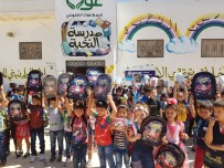 MAZLUM - Suriyeli Çocuklara Kırtasiye Malzemesi Dağıtıldı