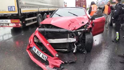 Anadolu Otoyolu'nda Zincirleme Trafik Kazası Açıklaması 8 Yaralı