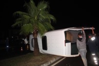 TUR MİNİBÜSÜ - Antalya'da Virajı Alamayan Tur Minibüsü Devrildi