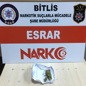Bitlis'te 6 Gram Esrar Ele Geçirildi