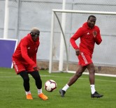 SAĞANAK YAĞMUR - DG Sivasspor, Kayserispor Maçına Hazırlanıyor