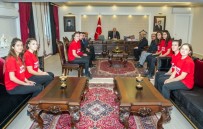 NAZİLLİ BELEDİYESPOR - Kadın Basketbolculardan Vali Zorluoğlu'na Ziyaret