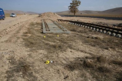 Karaman'da Tren Raylarını Çalan 2 Zanlı Tutuklandı