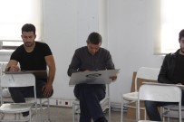 RESİM ATÖLYESİ - Öğrenmenin Yaşı Yok, 56 Yaşında Üniversite Okuyor