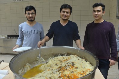 SAÜ'de Afganlı Öğrenciler Bir Araya Geldi