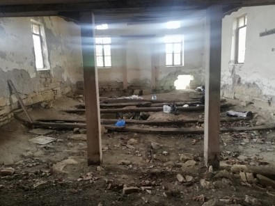 Tarihi Camide Yapılan Kaçak Kazıya Suçüstü Açıklaması 6 Gözaltı