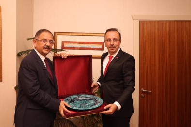 Belediye Başkanı Seçen, Özhaseki'yi Ziyaret Etti