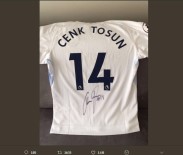 YILDIZ FUTBOLCU - Cenk Tosun O Taraftara Duyarsız Kalmadı