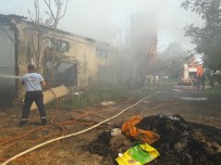 İTFAİYE ARACI - Erdek'te Samanlık Yangını