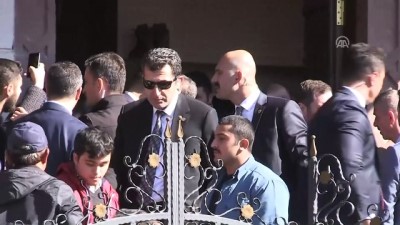 Erdoğan, Cuma Namazını Başyazıcıoğlu Camisi'nde Kıldı