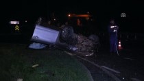 Sakarya'da Refüje Çarpan Otomobil Devrildi Açıklaması 1 Ölü