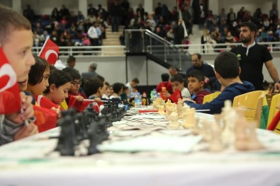 38. Geleneksel Satranç Turnuvası'nda İlk Hamle Yapıldı