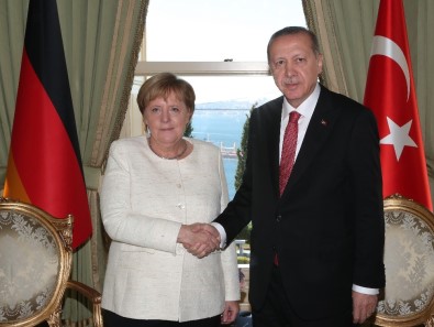 Cumhurbaşkanı Erdoğan, Almanya Başbakanı Merkel'i Kabul Etti