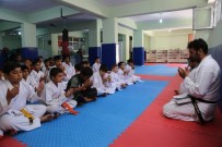 MADDE BAĞIMLILIĞI - Şanlıurfa'da Gençlere Sportif Faaliyetler Devam Ediyor