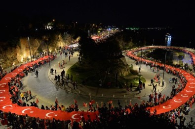 Antalya'da Cumhuriyet Coşkusu Meydanlara Sığmadı