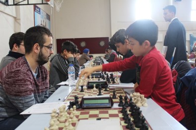 Elazığ'da Satranç Turnuvasına Büyük İlgi
