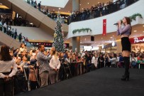 CUMHURIYET BAYRAMı - İzmir'de Konser Veren Elif Kaya'dan Albüm Müjdesi