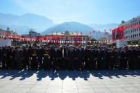 MUSTAFA HAKAN GÜVENÇER - Manisa'da Cumhuriyet Bayramı Çelenk Sunma Töreni Yapıldı