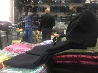 ROMANYA - Bere Ve Eldiven Satışları Başladı