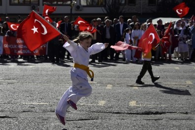 Gümüşhane'de Cumhuriyet Bayramına Coşkulu Kutlama