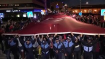 29 EKİM CUMHURİYET BAYRAMI - İzmir'de 350 Metre Uzunluğunda Türk Bayrağı Açıldı