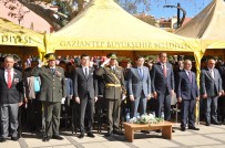 CUMHURIYET BAYRAMı - Kutlamalarda Gözyaşlarını Tutamadı