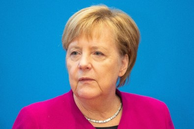 Merkel, CDU Liderliğini Bırakıyor