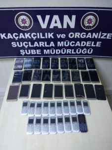 Van'da 62 Adet Kaçak Cep Telefonu Ele Geçirildi
