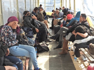 Çeşme'de 92 Kaçak Göçmen Yakalandı